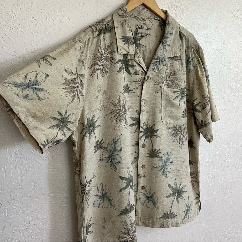 Batik Bay Hawaiian 100% Machine Washable Silk Coconut Palm Button Up Size XL